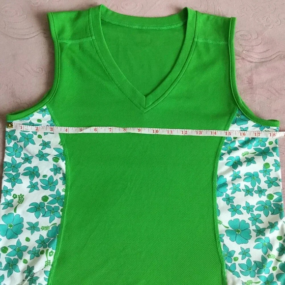 Lululemon Women's Green Floral Yoga Tank Top with Zipper Pockets, Size 10 - Picture 8 of 10